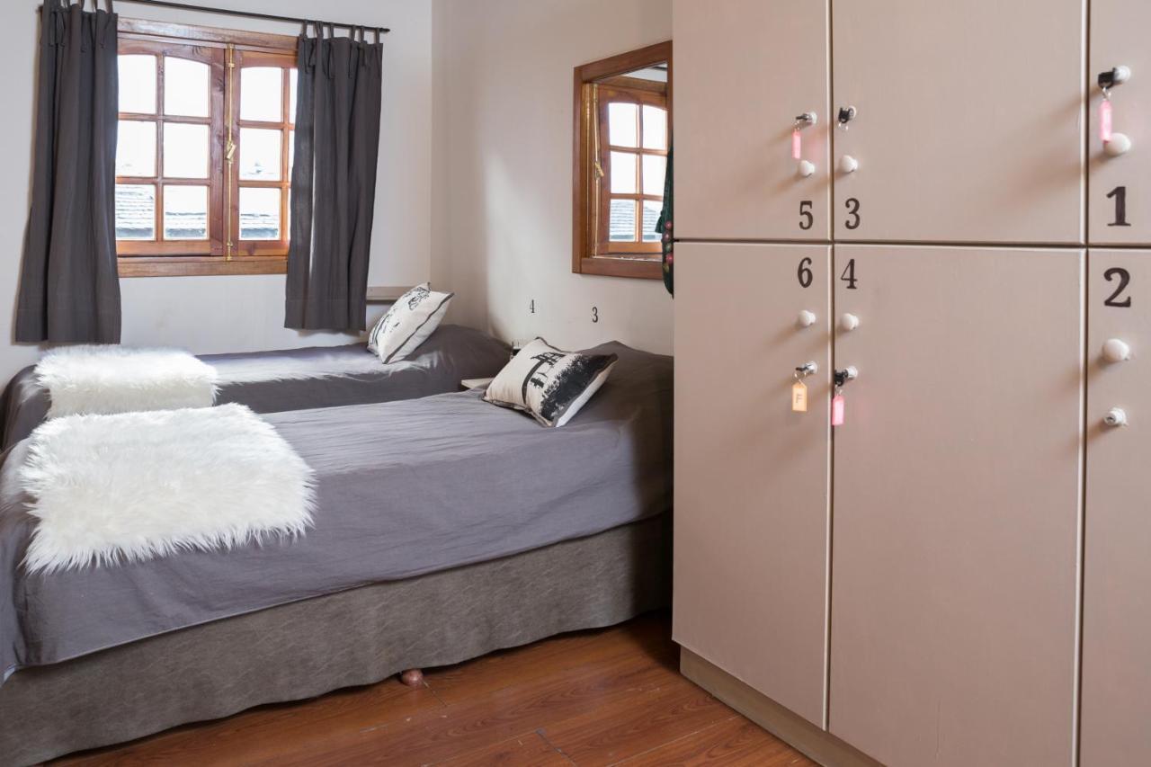 La Justina Hostel San Carlos de Bariloche Luaran gambar