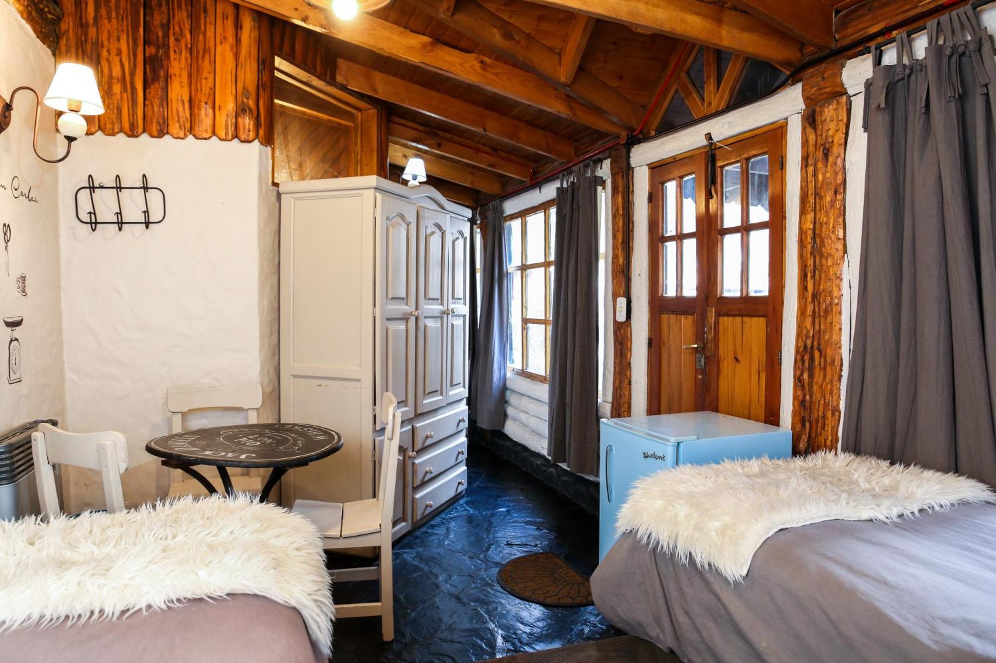 La Justina Hostel San Carlos de Bariloche Luaran gambar